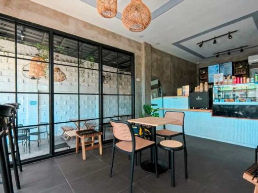 Anaya Privado in Bi&ntilde;an Laguna
