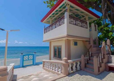 Beachfront AC Room in Calayan Island