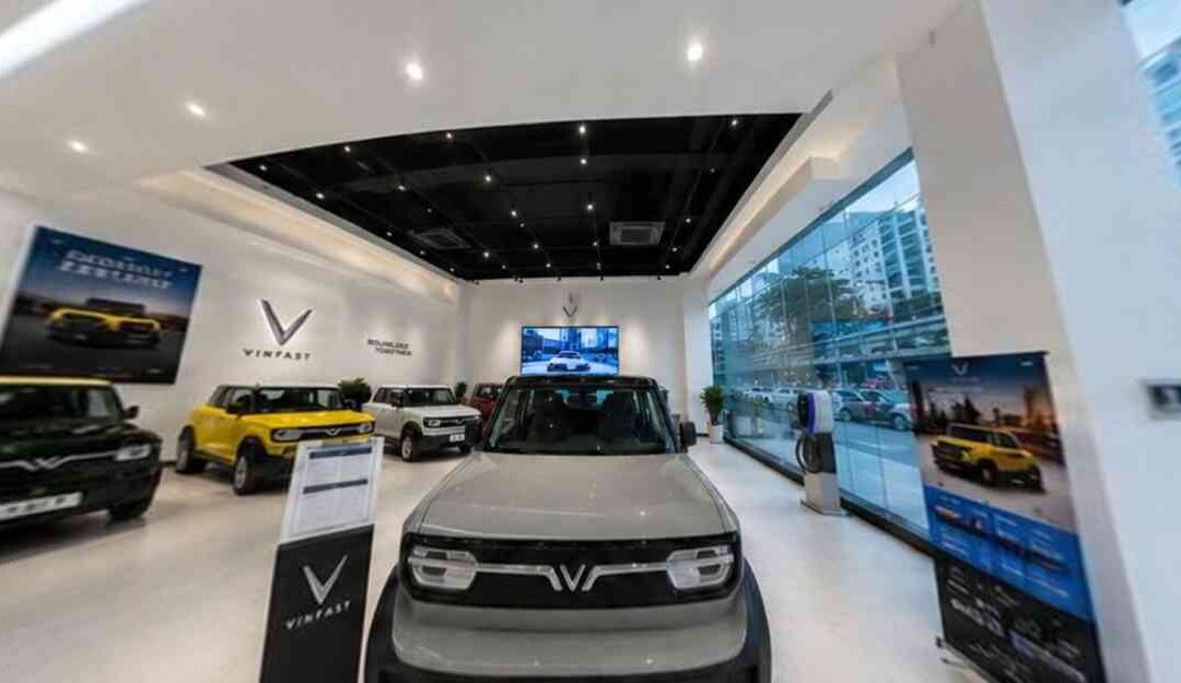 VF3 Showroom Manila with Car Spin
