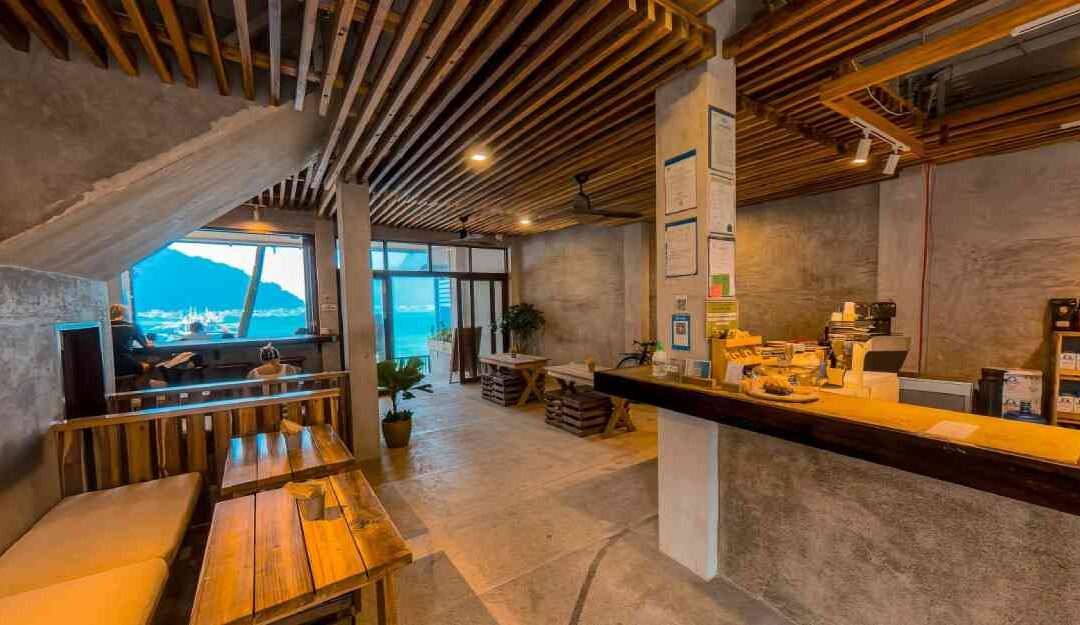 Beachfront Cafe El Nido