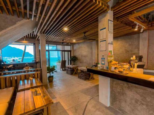 Beachfront Cafe El Nido